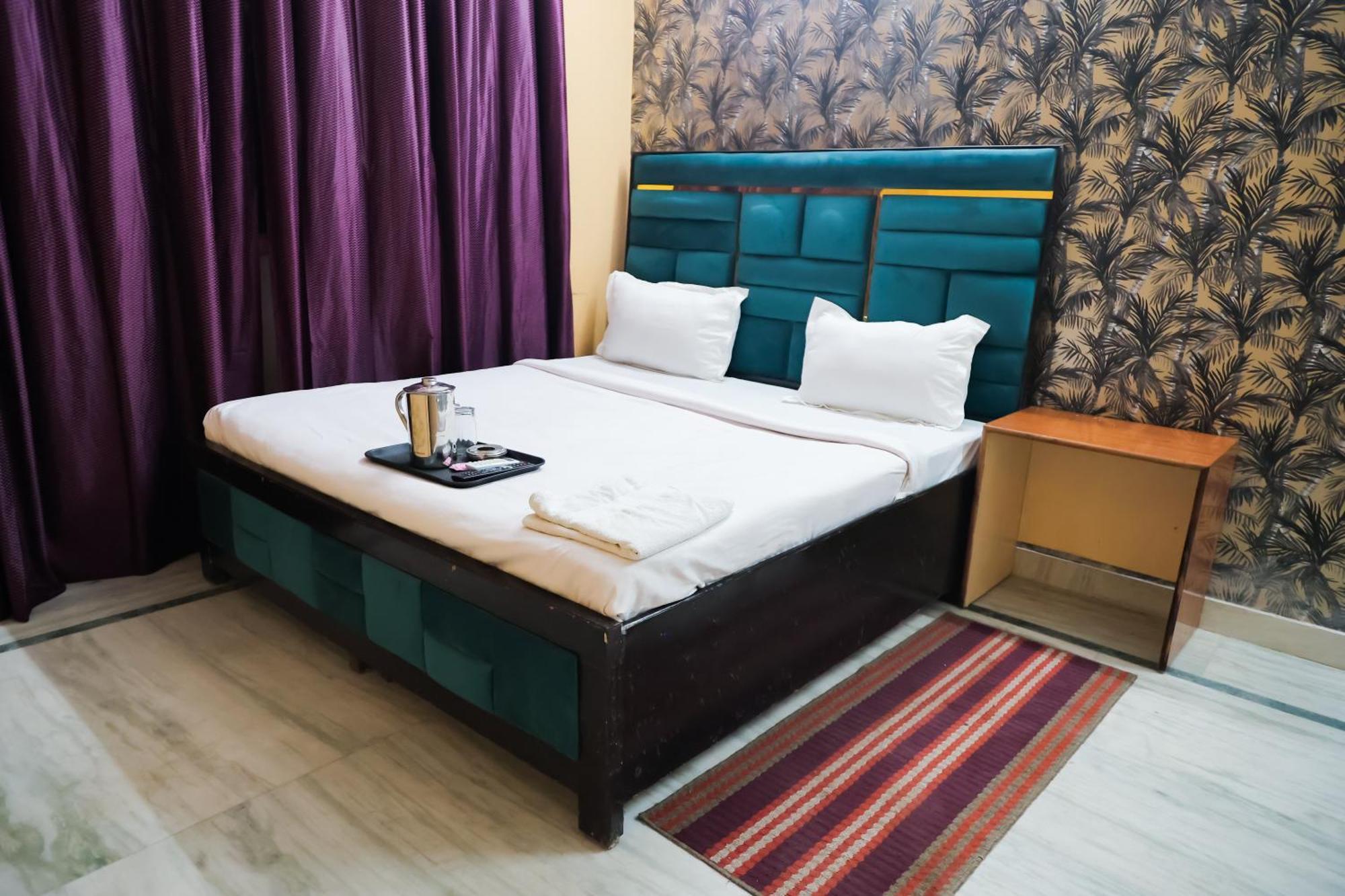 Inn-laxmi Nagar Metro Hotel