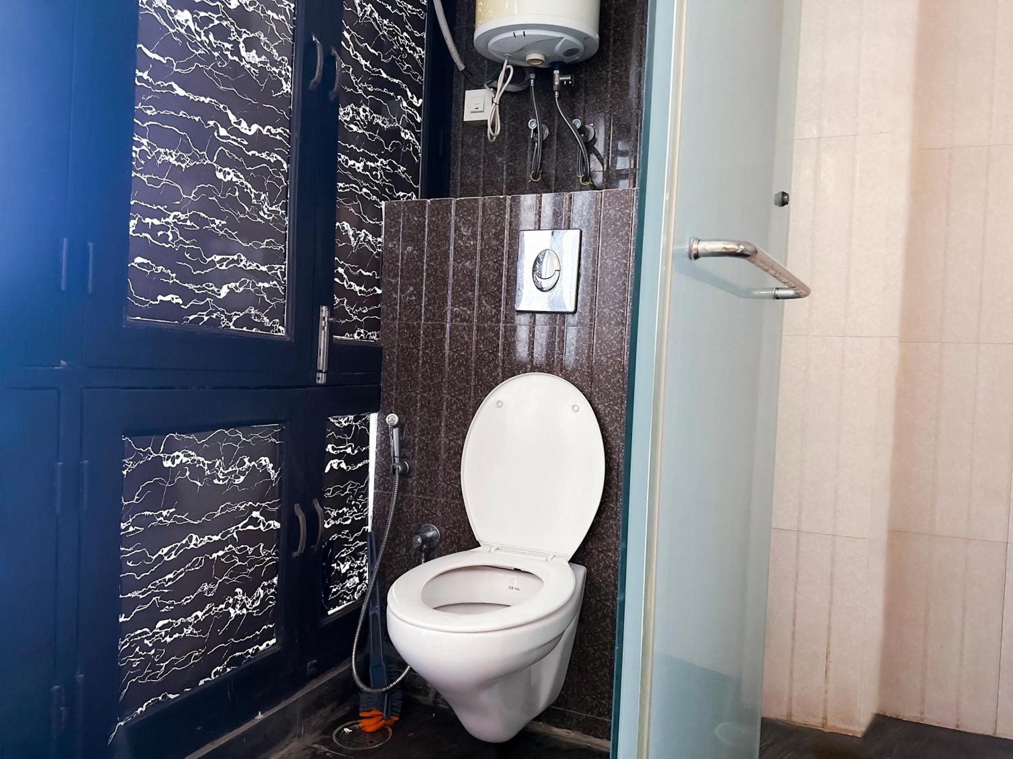 Hotel Inn-laxmi Nagar Metro